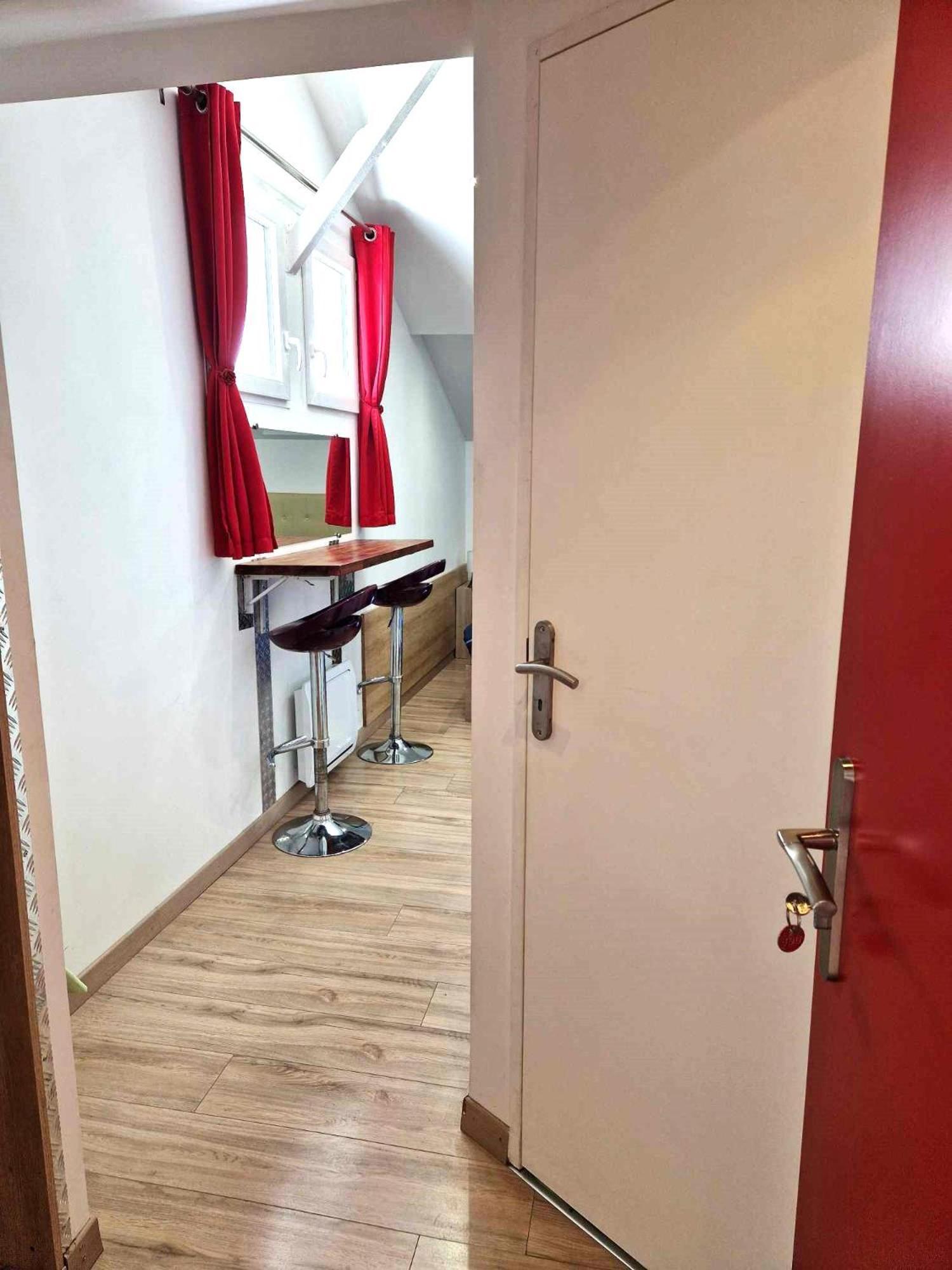 08 - Très joli studio neuf avec parking privatif gratuit Razac-sur-lʼIsle Esterno foto